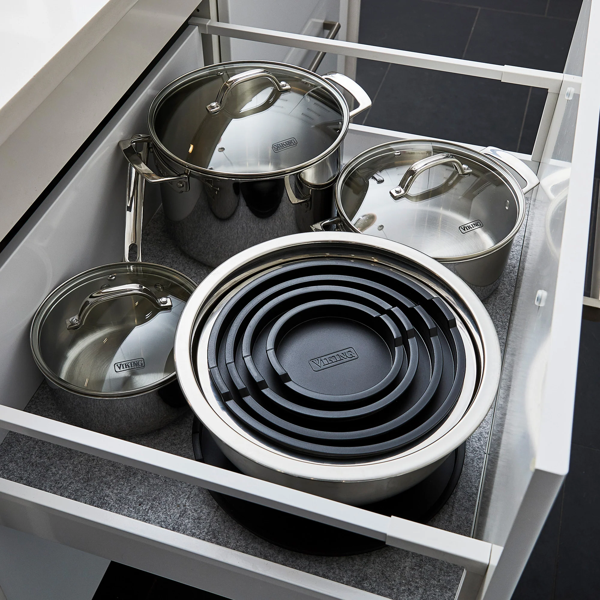 Viking 10-Piece Stainless Steel Mixing Bowl Set with Lids, Black - Image 10