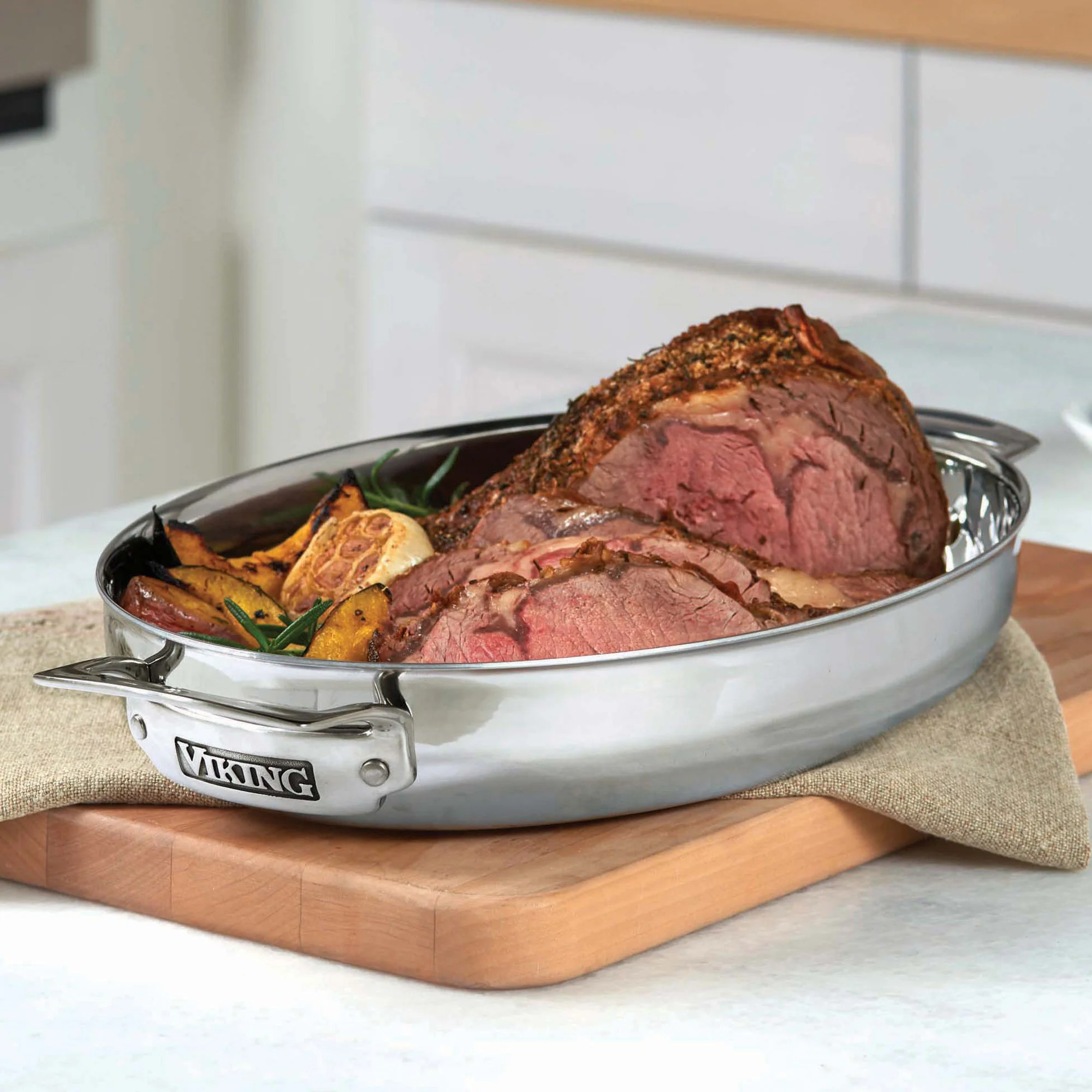 Viking 3-Ply 8.5-Quart 3-in-1 Oval Roaster with Rack - Image 6
