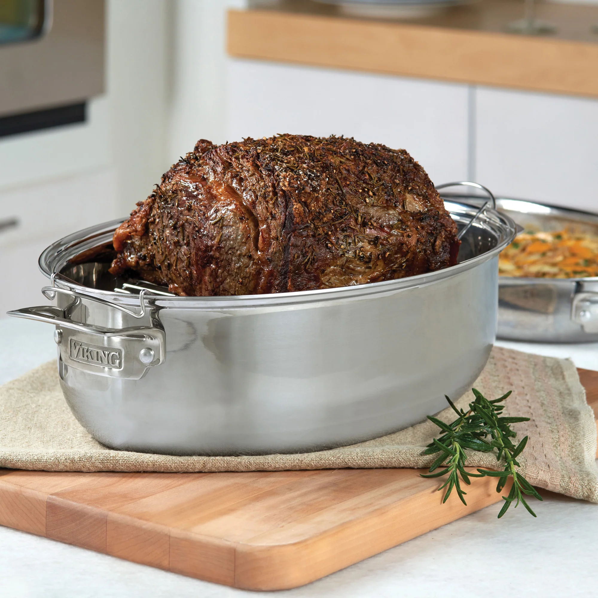 Viking 3-Ply 8.5-Quart 3-in-1 Oval Roaster with Rack - Image 8